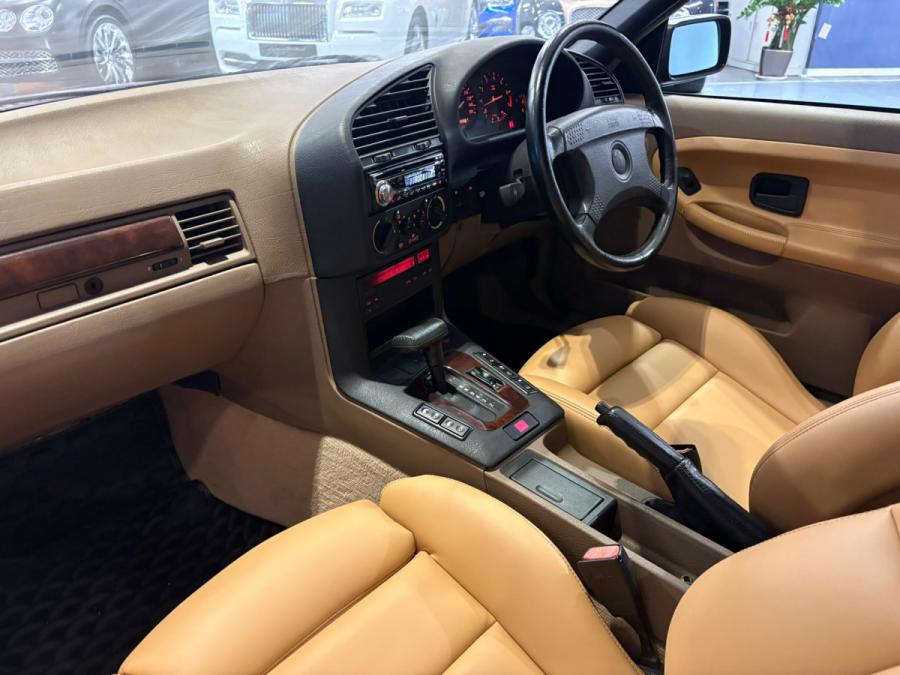 325i Convertible - Image 7